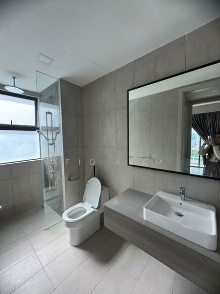 Servis Apartment untuk Disewa di Datum Jelatek Residence - Afiq Azam - Bathroom - PropertyGuru.com.my