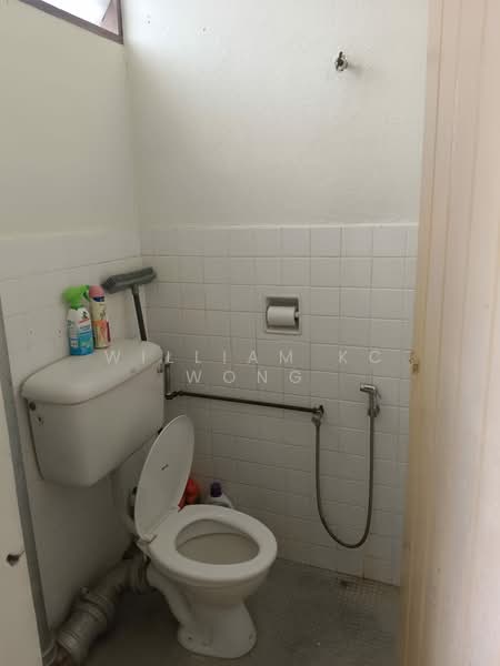 Rumah Teres 2 Tingkat untuk Dijual di Island Glades (Jelutong) - William KC Wong - Bathroom - PropertyGuru.com.my