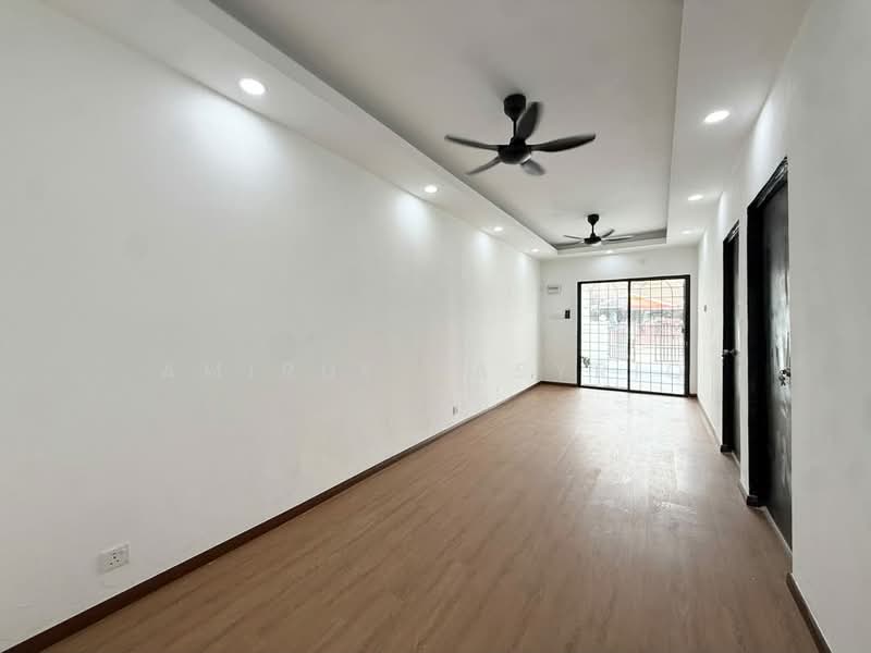 Rumah Teres 1 Tingkat untuk Dijual di Rawang (Selangor) - Amirul Nasyriq - Living Room - PropertyGuru.com.my