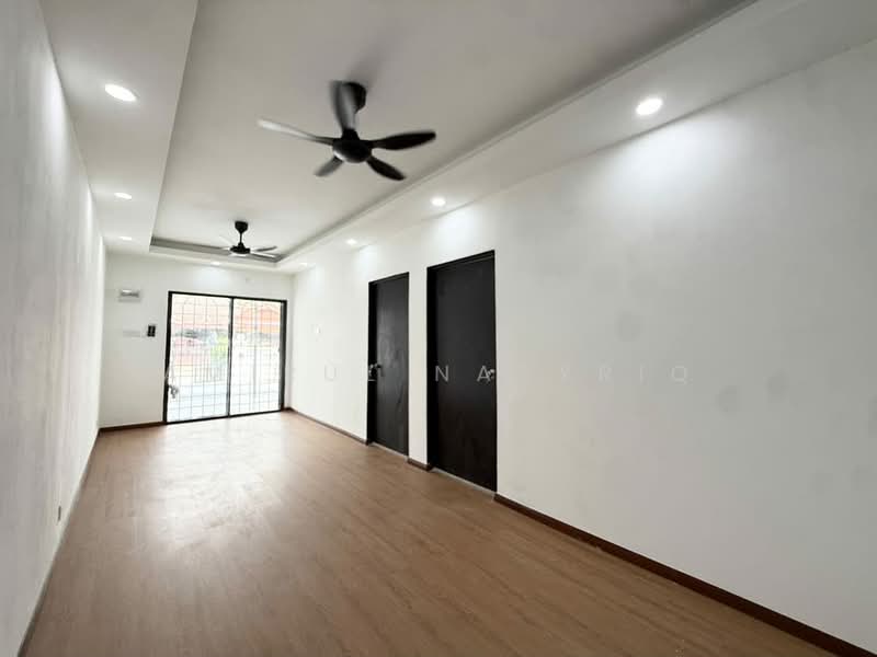 Rumah Teres 1 Tingkat untuk Dijual di Rawang (Selangor) - Amirul Nasyriq - Living Room - PropertyGuru.com.my