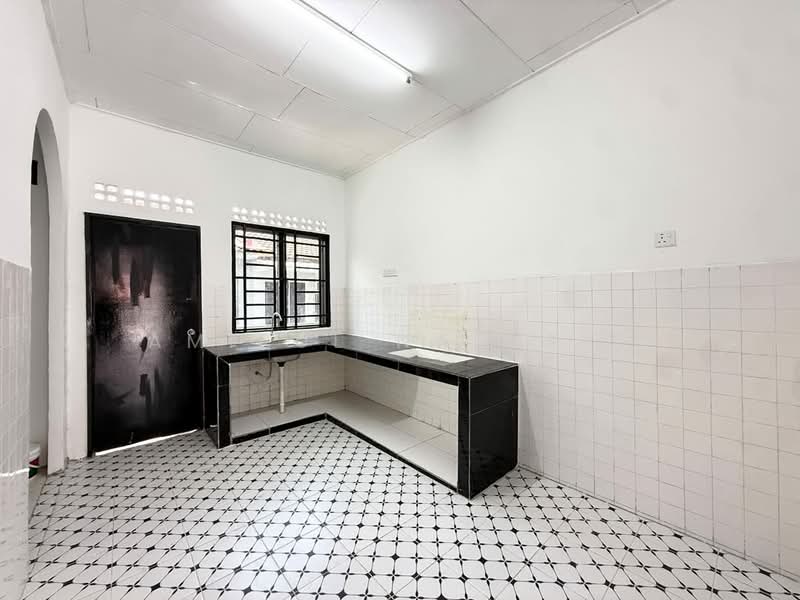 Rumah Teres 1 Tingkat untuk Dijual di Rawang (Selangor) - Amirul Nasyriq - Kitchen - PropertyGuru.com.my