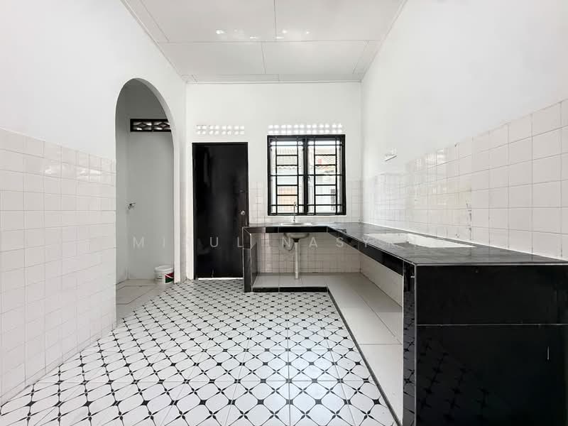 Rumah Teres 1 Tingkat untuk Dijual di Rawang (Selangor) - Amirul Nasyriq - Kitchen - PropertyGuru.com.my