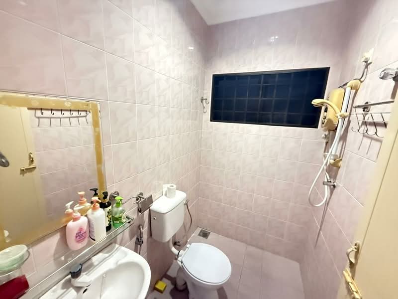 Bungalow for Sale in Pasir Pinji (Ipoh) - Ainsley Thong - Bathroom - PropertyGuru.com.my