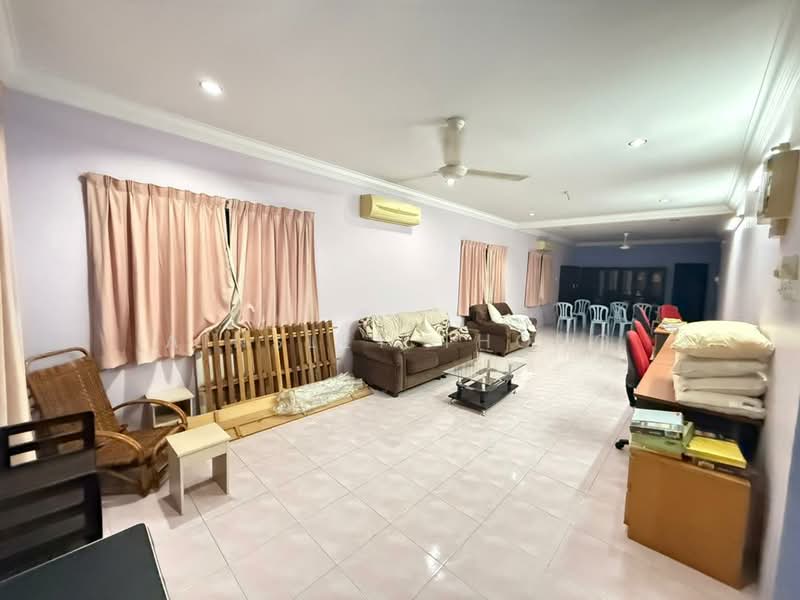 Bungalow for Sale in Pasir Pinji (Ipoh) - Ainsley Thong - Living Room - PropertyGuru.com.my