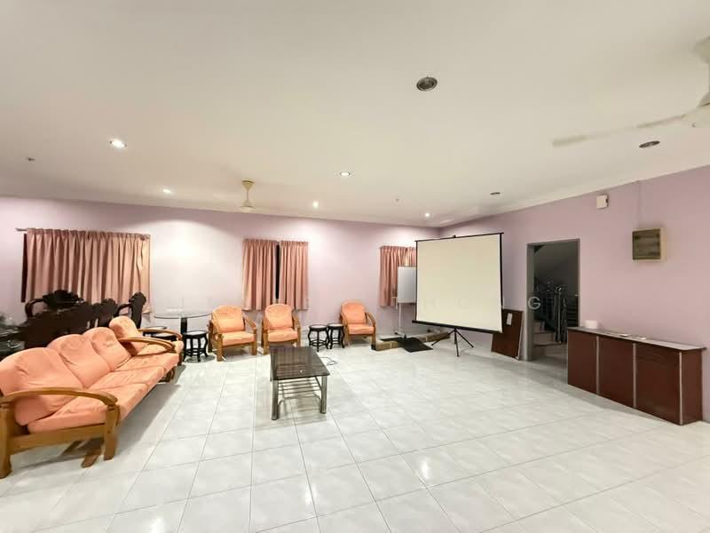 Bungalow for Sale in Pasir Pinji (Ipoh) - Ainsley Thong - Living Room - PropertyGuru.com.my