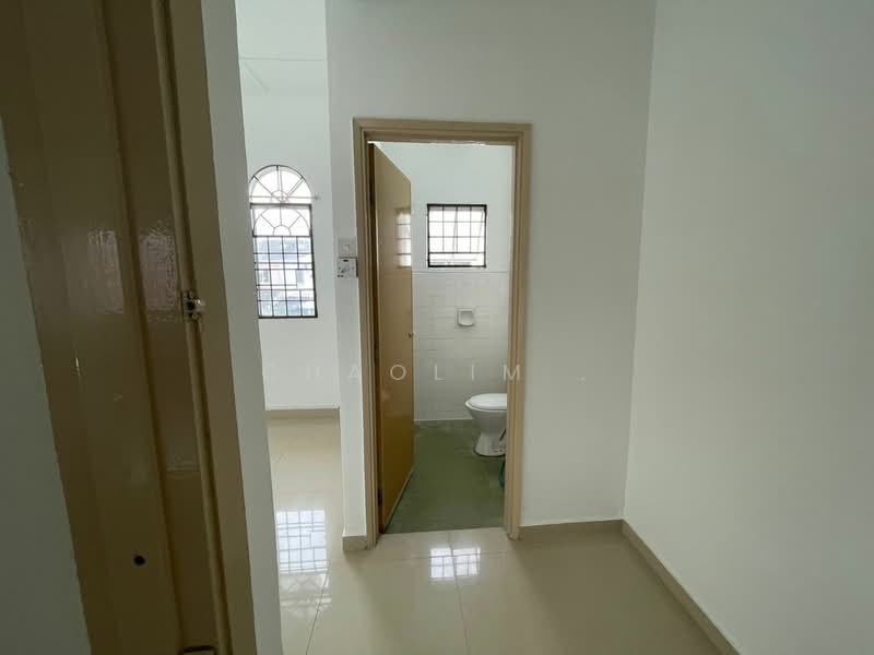 Rumah Teres 2 Tingkat untuk Dijual di Taman Mastiara (Jalan Ipoh) - ChaoLim . - Bathroom - PropertyGuru.com.my