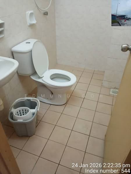 Pangsapuri untuk Disewa di Desa Saujana - Edmund Goh - Bathroom - PropertyGuru.com.my