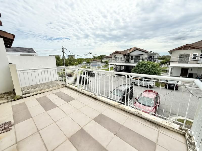 Rumah Berkembar untuk Dijual di Taman Desiran Bayu (Puchong) - Azhar Mohd - Exterior - PropertyGuru.com.my