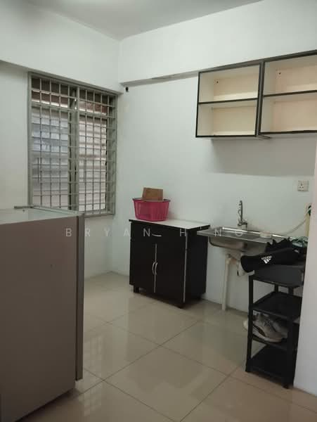 Pangsapuri untuk Dijual di Taman Lone Pine (Medium Low Cost) - Bryan H'ng - Kitchen - PropertyGuru.com.my
