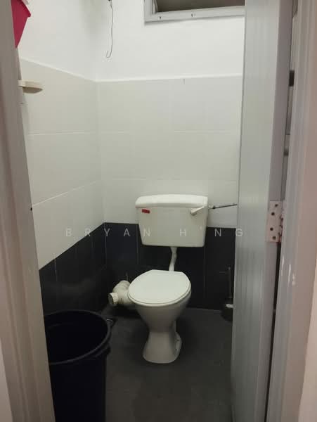 Pangsapuri untuk Dijual di Taman Lone Pine (Medium Low Cost) - Bryan H'ng - Bathroom - PropertyGuru.com.my