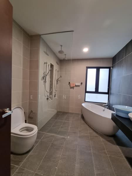 Rumah Teres 3 Tingkat untuk Dijual di Bukit Rahman Putra (Sungai Buloh) - Ethan Swe - Bathroom - PropertyGuru.com.my