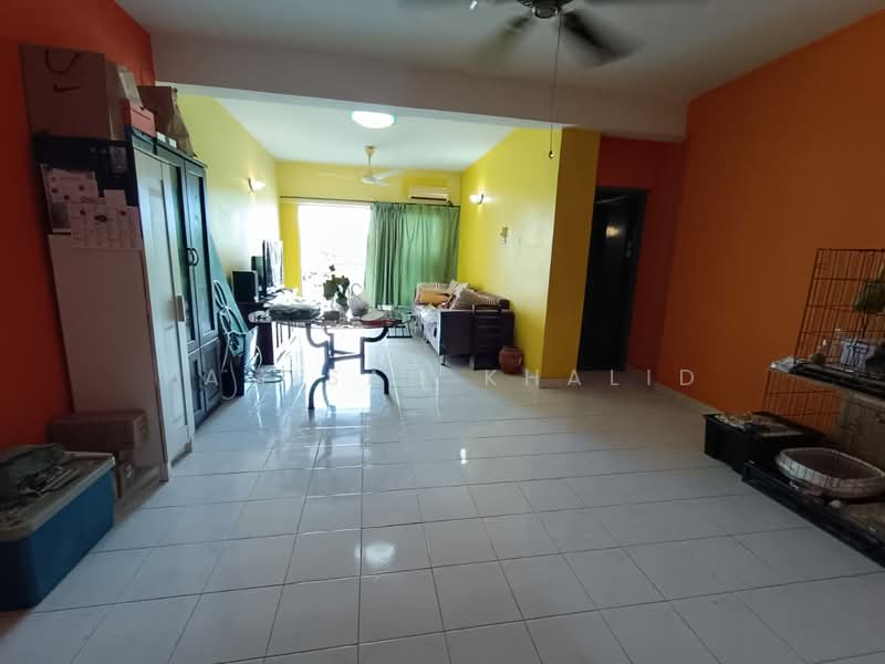 Kondominium untuk Dijual di Kemuncak Shah Alam - Kamisah Khalid - Living Room - PropertyGuru.com.my