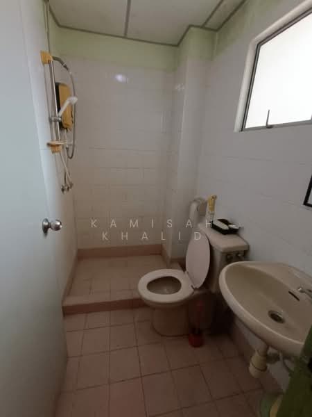 Kondominium untuk Dijual di Kemuncak Shah Alam - Kamisah Khalid - Bathroom - PropertyGuru.com.my