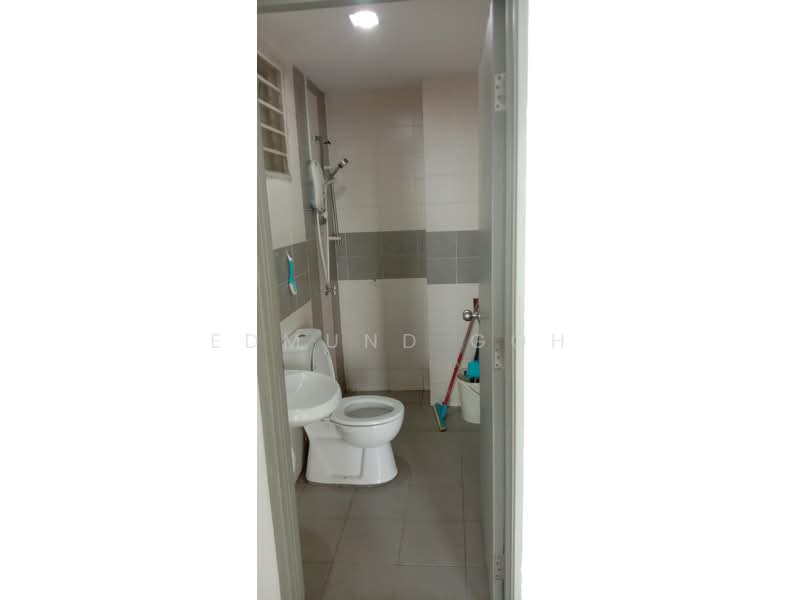 Service Residence for Sale at Garden @ One South - Edmund Goh - Bathroom - PropertyGuru.com.my