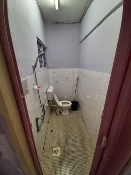Flat for Sale at Taman Batu Permai - Fitri Zainal - Bathroom - PropertyGuru.com.my