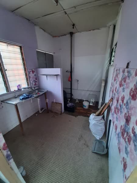 Flat for Sale at Taman Batu Permai - Fitri Zainal - Kitchen - PropertyGuru.com.my