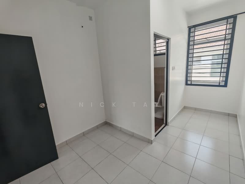 2-storey Terraced House for Sale in Senai (Kulai) - Nick Tay - Bathroom - PropertyGuru.com.my