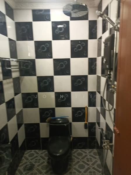 2-storey Terraced House for Sale in Taman Bukit Belimbing (Balakong) - John Tee - Bathroom - PropertyGuru.com.my