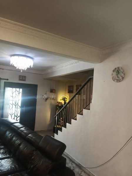 2-storey Terraced House for Sale in Taman Bukit Belimbing (Balakong) - John Tee - Living Room - PropertyGuru.com.my