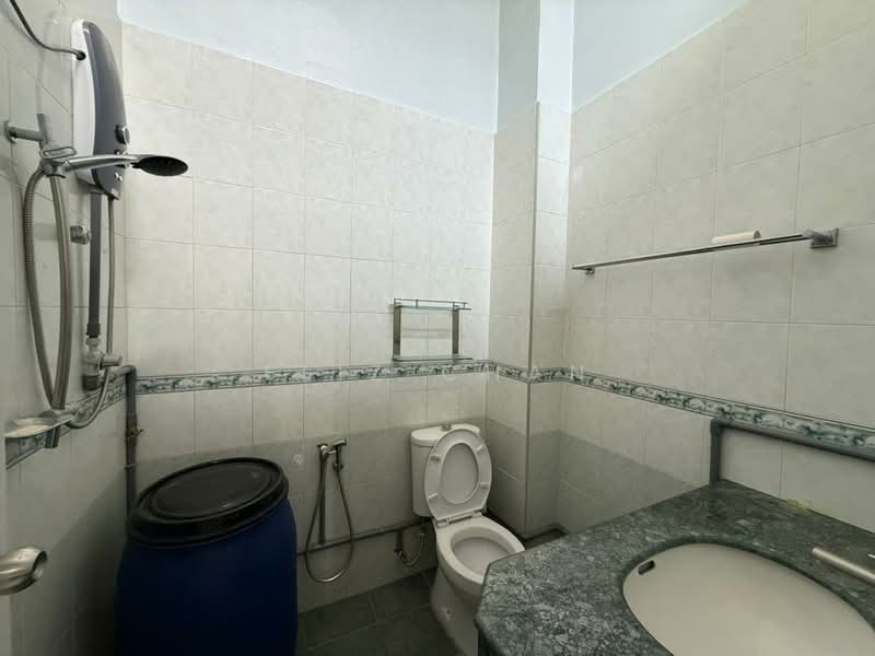 2-storey Terraced House for Sale in Taman Bukit Idaman (Selayang) - Eliz Chan - Bathroom - PropertyGuru.com.my