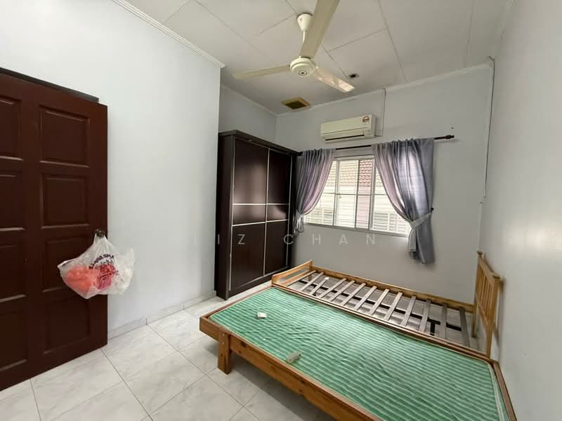 2-storey Terraced House for Sale in Taman Bukit Idaman (Selayang) - Eliz Chan - Bedroom - PropertyGuru.com.my