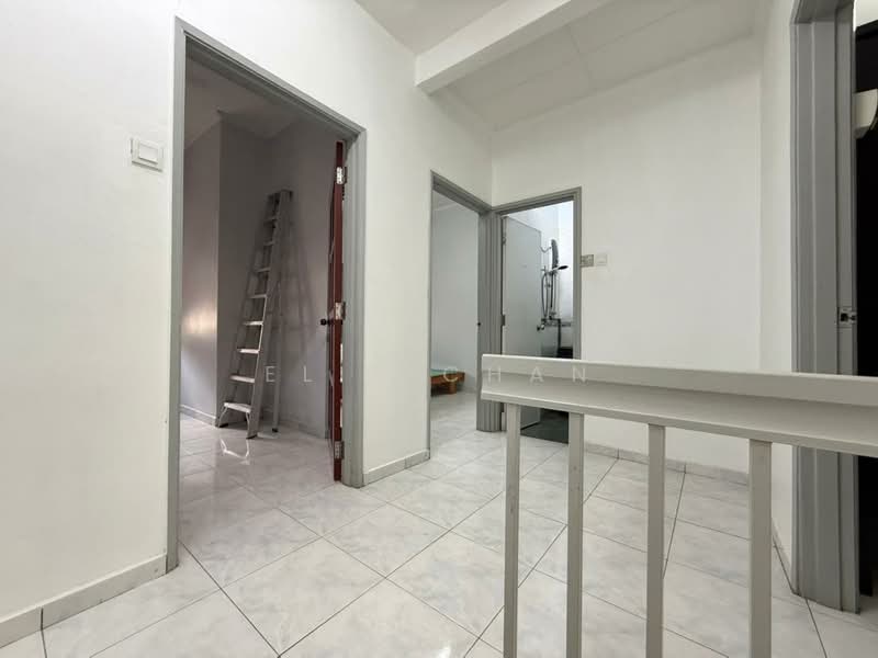 2-storey Terraced House for Sale in Taman Bukit Idaman (Selayang) - Eliz Chan - Corridor - PropertyGuru.com.my