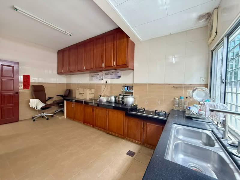 2-storey Terraced House for Sale in Taman Bukit Idaman (Selayang) - Eliz Chan - Kitchen - PropertyGuru.com.my