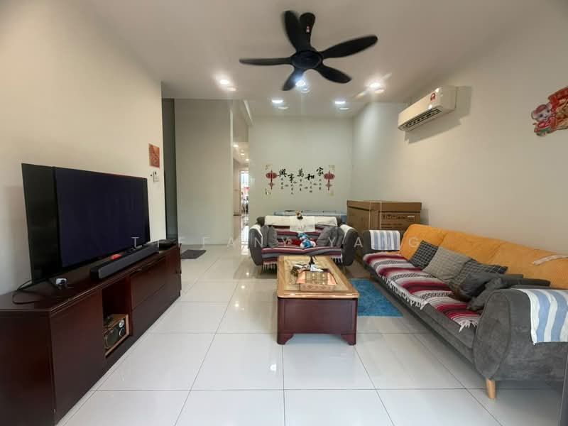 Rumah Teres 2 Tingkat untuk Dijual di Rawang (Selangor) - Tiffany Yang - Living Room - PropertyGuru.com.my
