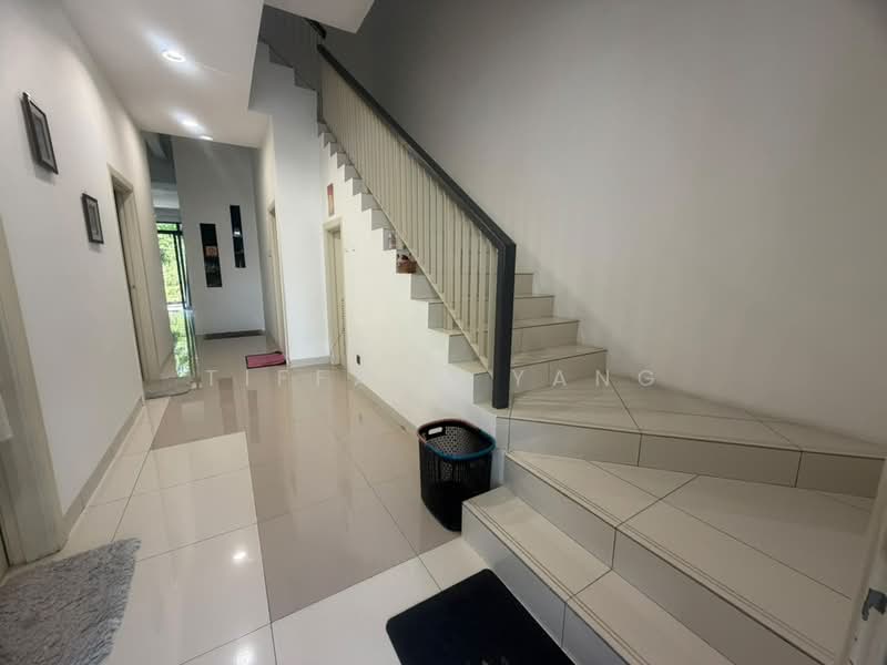 Rumah Teres 2 Tingkat untuk Dijual di Rawang (Selangor) - Tiffany Yang - Entrance Corridor - PropertyGuru.com.my