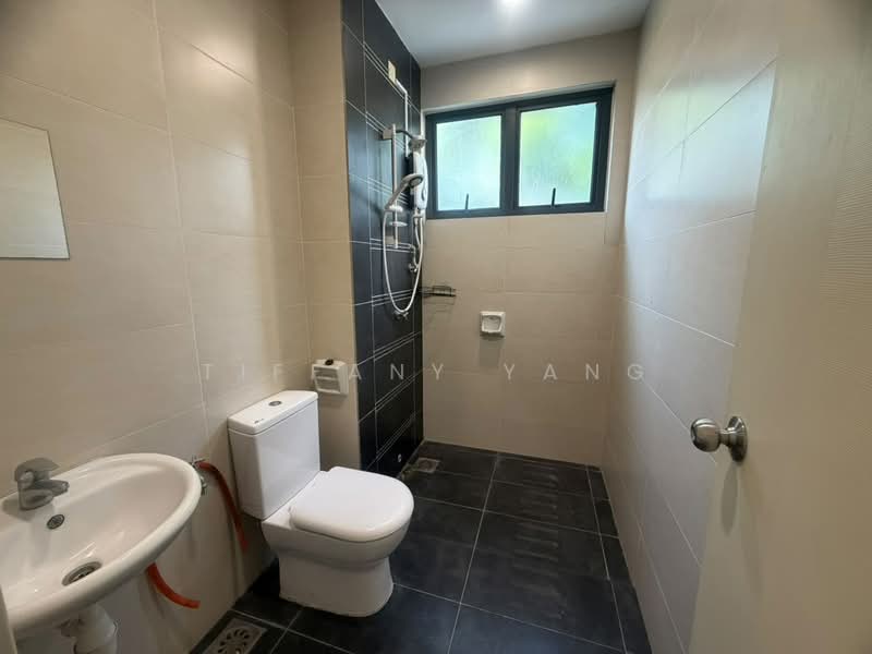 Rumah Teres 2 Tingkat untuk Dijual di Rawang (Selangor) - Tiffany Yang - Bathroom - PropertyGuru.com.my
