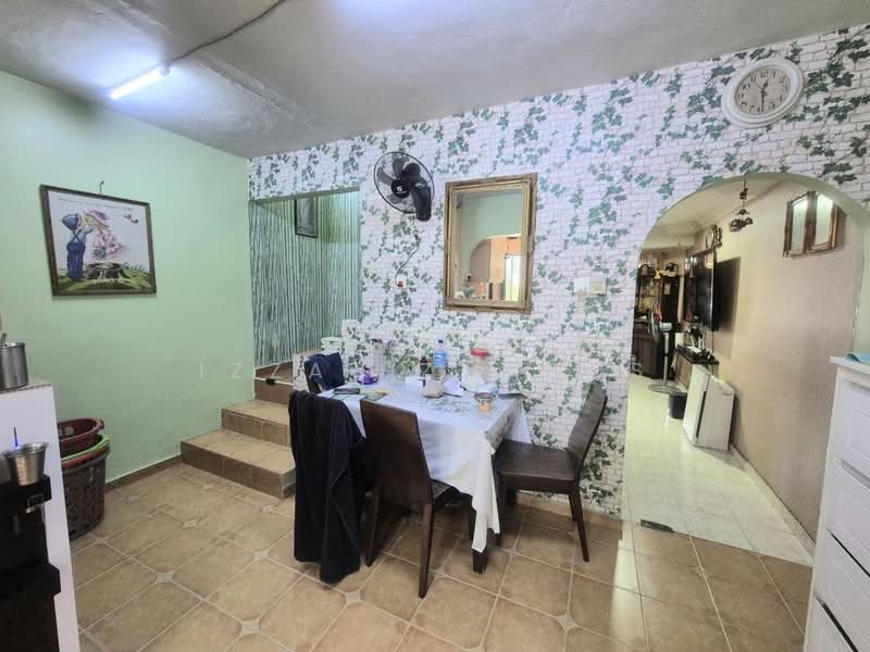 2-storey Terraced House for Sale in Ampang (Selangor) - Izzat Zamros - PropertyGuru.com.my