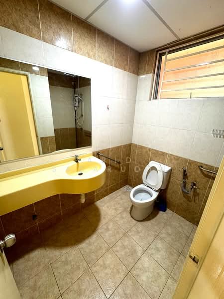 Kondominium untuk Dijual di Platinum Hill PV 6 - Abid Sabarudin - Bathroom - PropertyGuru.com.my