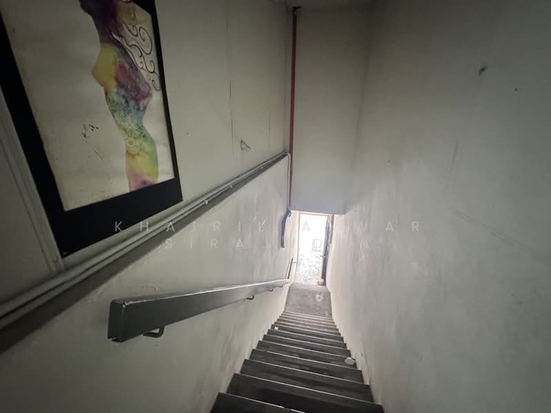 Shop / Office for Rent in SS19 (Subang Jaya) - Khairil Anwar Sirajudin - Corridor - PropertyGuru.com.my