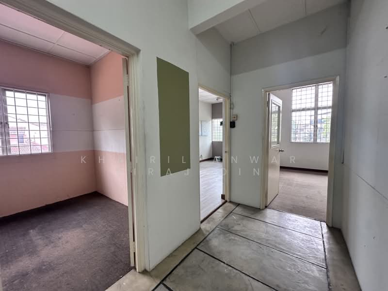 Shop / Office for Rent in SS19 (Subang Jaya) - Khairil Anwar Sirajudin - Interior - PropertyGuru.com.my
