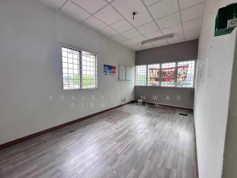 Shop / Office for Rent in SS19 (Subang Jaya) - Khairil Anwar Sirajudin - Interior - PropertyGuru.com.my