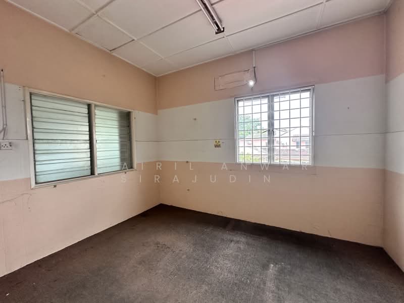 Shop / Office for Rent in SS19 (Subang Jaya) - Khairil Anwar Sirajudin - Interior - PropertyGuru.com.my