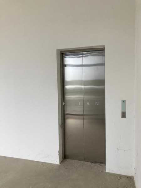 Kedai / Pejabat untuk Dijual di Aspen Vision City (Batu Kawan) - Jeff Tan - Corridor - PropertyGuru.com.my