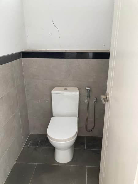 Kedai / Pejabat untuk Dijual di Aspen Vision City (Batu Kawan) - Jeff Tan - Bathroom - PropertyGuru.com.my