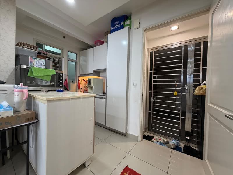 Service Residence for Sale at Austin Suites (Permata Austin) - Ethan Lim - Kitchen - PropertyGuru.com.my