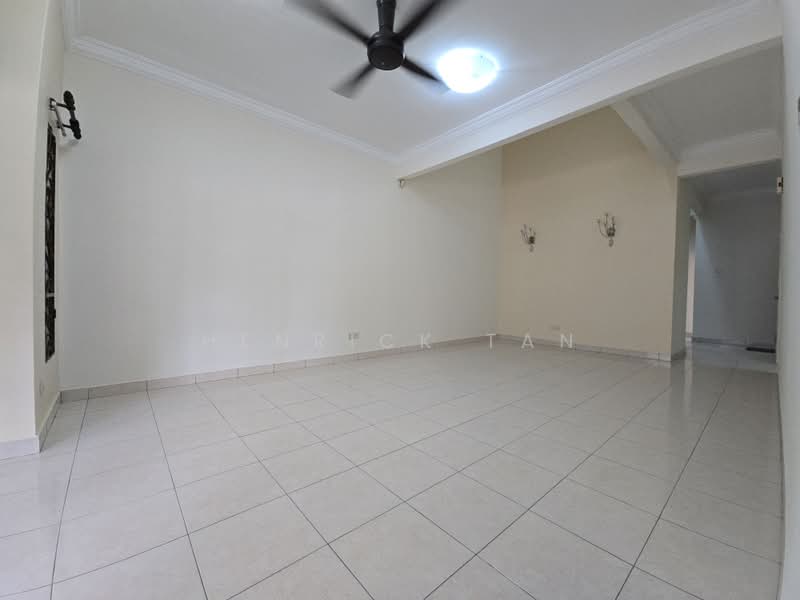 2-storey Terraced House for Sale in Bandar Kinrara Seksyen 6 (Bandar Kinrara) - Henrick Tan - Living Room - PropertyGuru.com.my