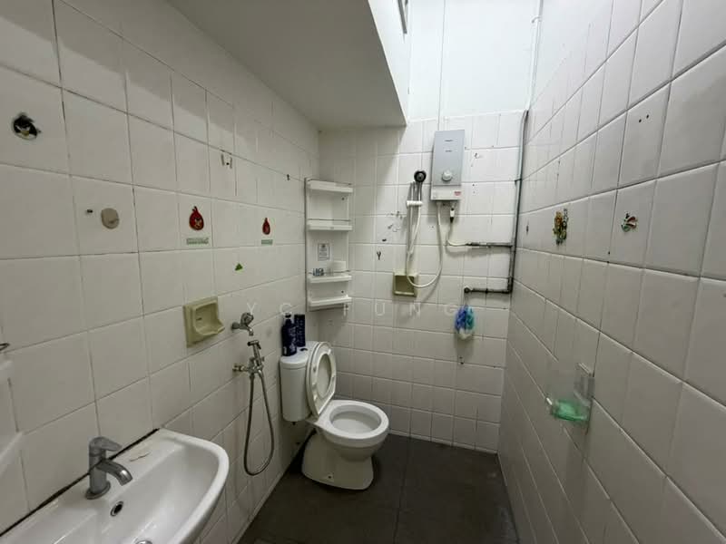 Rumah Teres 1 Tingkat untuk Disewa di Taman Daya (Johor Bahru) - YC Fung - Bathroom - PropertyGuru.com.my