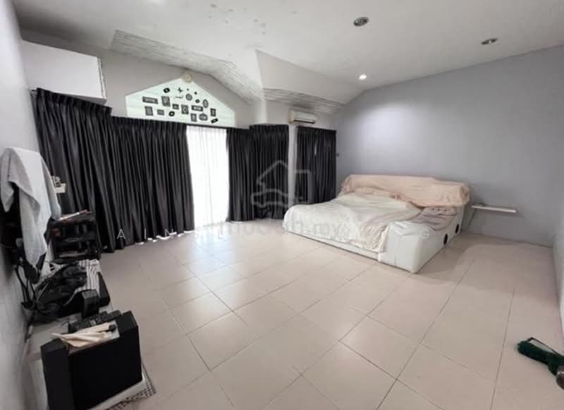 2.5-storey Terraced House for Sale in Bandar Baru Tambun (Tambun) - Ainsley Thong - Bedroom - PropertyGuru.com.my