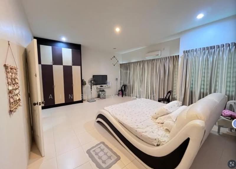 2.5-storey Terraced House for Sale in Bandar Baru Tambun (Tambun) - Ainsley Thong - Bedroom - PropertyGuru.com.my