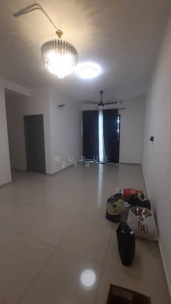 Servis Apartment untuk Disewa di Parkland Residence - Nurul Zyra - Living Room - PropertyGuru.com.my