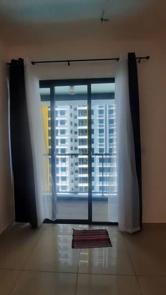 Servis Apartment untuk Disewa di Parkland Residence - Nurul Zyra - Balcony - PropertyGuru.com.my