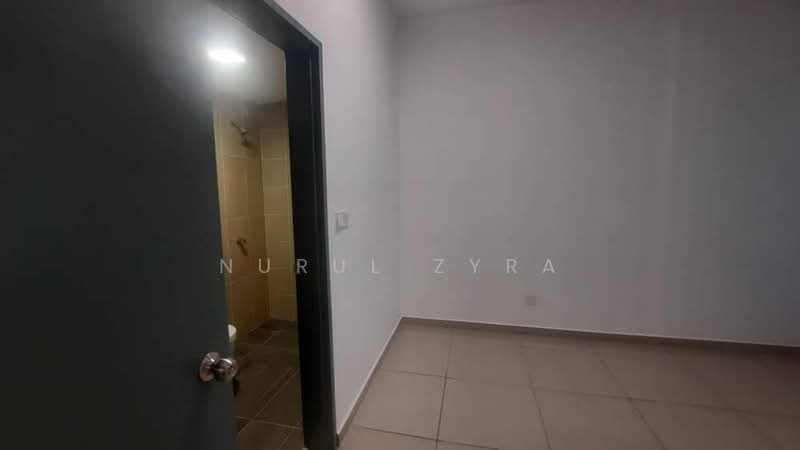 Servis Apartment untuk Disewa di Parkland Residence - Nurul Zyra - Bathroom - PropertyGuru.com.my