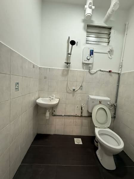 Apartment for Rent at Villa Krystal @ Bandar Selesa Jaya - Alice Goh - Bathroom - PropertyGuru.com.my