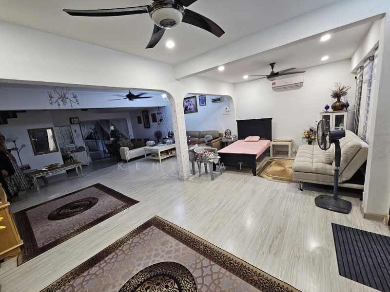 Rumah Teres 2 Tingkat untuk Dijual di Taman Selayang Indah (Selayang) - Kent Fatt - Living Room - PropertyGuru.com.my