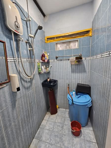 Rumah Teres 2 Tingkat untuk Dijual di Taman Selayang Indah (Selayang) - Kent Fatt - Bathroom - PropertyGuru.com.my