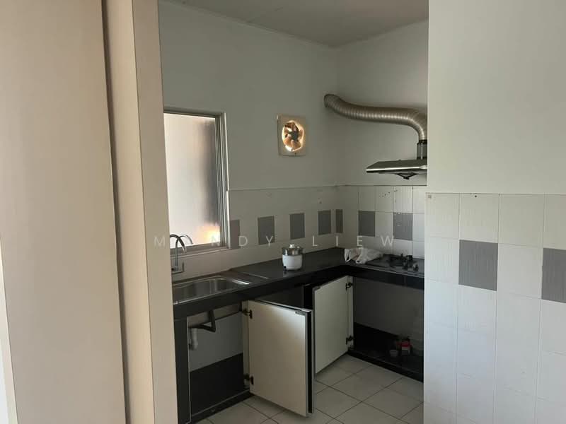 Townhouse for Sale in Taman Amansiara (Rawang) - Mandy Liew - Kitchen - PropertyGuru.com.my
